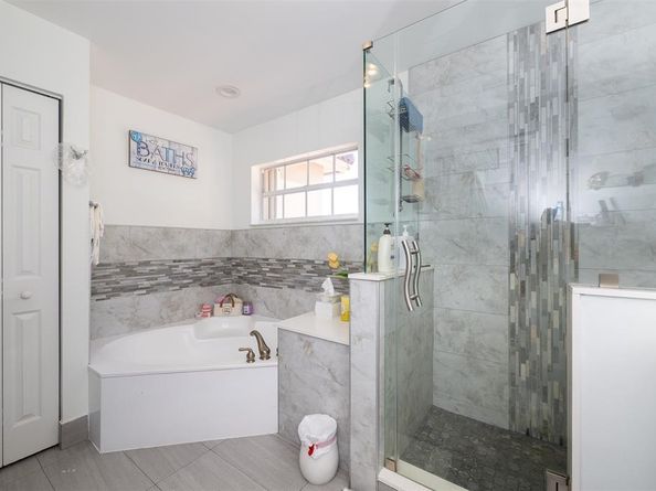 1943 NW 170 Ave, Pembroke Pines FL 33028