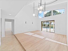 8600 Gatehouse Rd, Plantation FL 33324