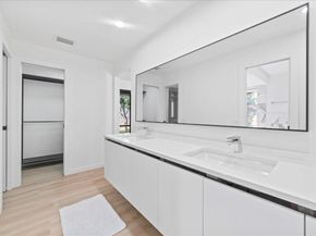 8600 Gatehouse Rd, Plantation FL 33324