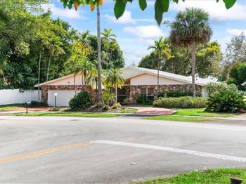 8600 Gatehouse Rd