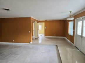 4600 NW 39th St, Lauderdale Lakes FL 33319
