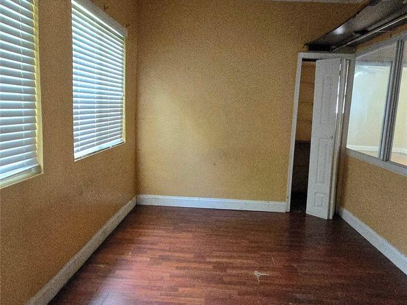 4600 NW 39th St, Lauderdale Lakes FL 33319
