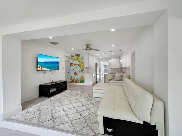 2118 Arthur Street, Hollywood FL 33020