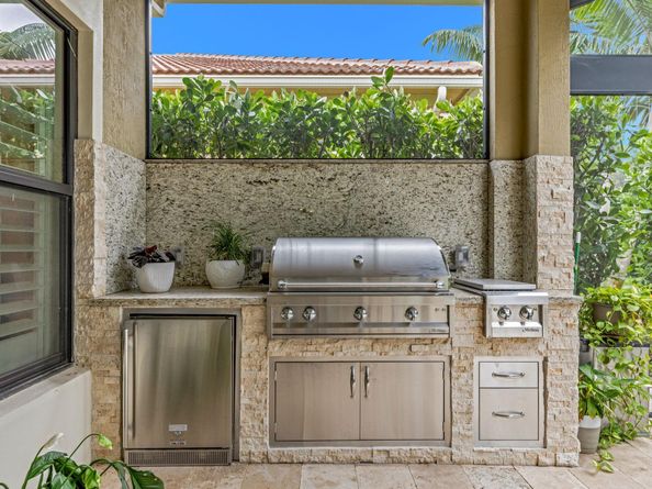 9541 Kalmar Cir, Parkland FL 33076