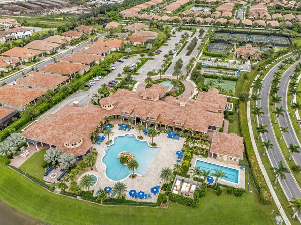 9541 Kalmar Cir, Parkland FL 33076