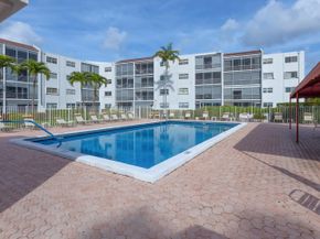 6850 10th Avenue N 310, Greenacres FL 33467