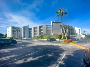 6850 10th Avenue N 310, Greenacres FL 33467