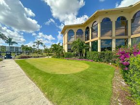 6850 10th Avenue N 310, Greenacres FL 33467