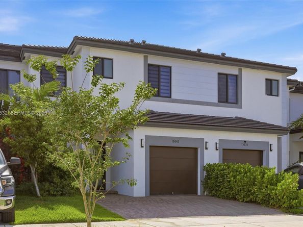 13642 SW 157th Place, Miami FL 33196