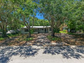 27 NE 18th Street, Homestead FL 33030