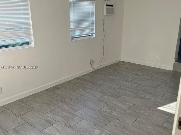 5920 NE 1st Terrace, Oakland Park FL 33334