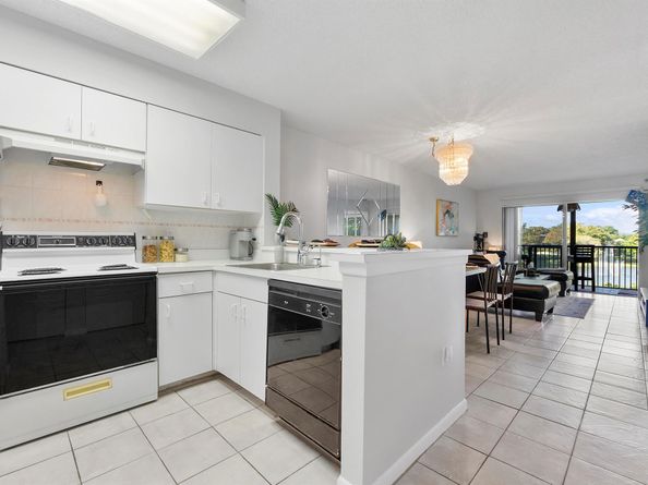 2236 N Cypress Bend Drive 311, Pompano Beach FL 33069