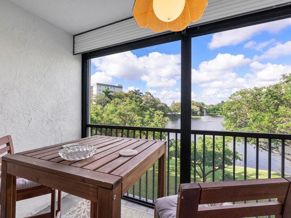 2236 N Cypress Bend Drive 311, Pompano Beach FL 33069