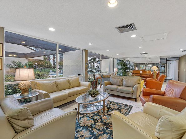 2236 N Cypress Bend Drive 311, Pompano Beach FL 33069