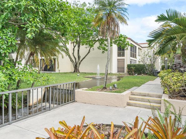 2236 N Cypress Bend Drive 311, Pompano Beach FL 33069