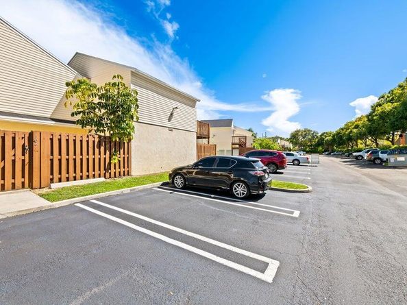 643 Executive Center Drive Q102, West Palm Beach FL 33401
