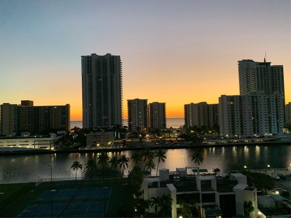 1000 Parkview Dr 1030, Hallandale Beach FL 33009