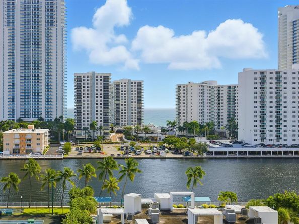 1000 Parkview Dr 1030, Hallandale Beach FL 33009