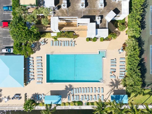 1000 Parkview Dr 1030, Hallandale Beach FL 33009