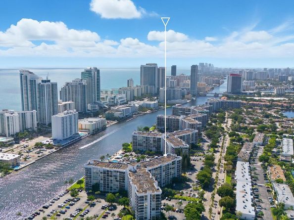 1000 Parkview Dr 1030, Hallandale Beach FL 33009
