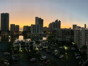 1000 Parkview Dr 1030, Hallandale Beach FL 33009