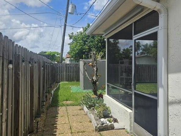 9761 NW 24th Place, Sunrise FL 33322