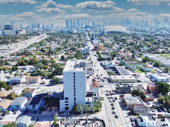 2217 NW 7th St 901, Miami FL 33125