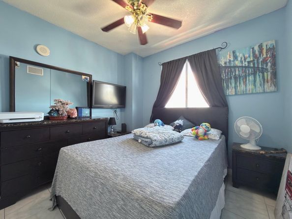 2217 NW 7th St 901, Miami FL 33125