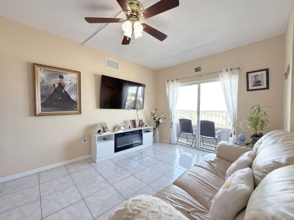 2217 NW 7th St 901, Miami FL 33125