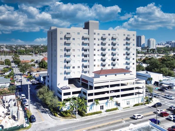 2217 NW 7th St 901, Miami FL 33125