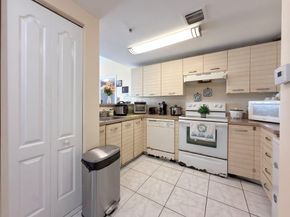 2217 NW 7th St 901, Miami FL 33125