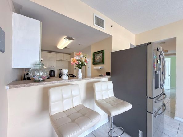 2217 NW 7th St 901, Miami FL 33125