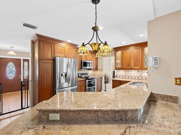 6221 Sedgewyck Cir W, Davie FL 33331