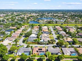 6221 Sedgewyck Cir W, Davie FL 33331