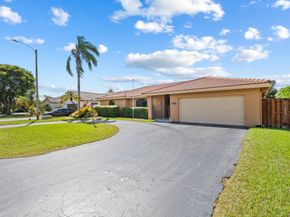 6221 Sedgewyck Cir W, Davie FL 33331