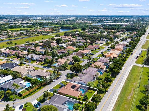 6221 Sedgewyck Cir W, Davie FL 33331