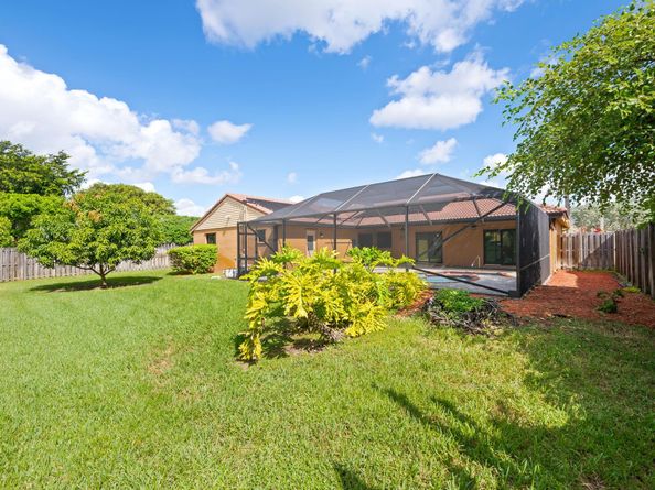 6221 Sedgewyck Cir W, Davie FL 33331