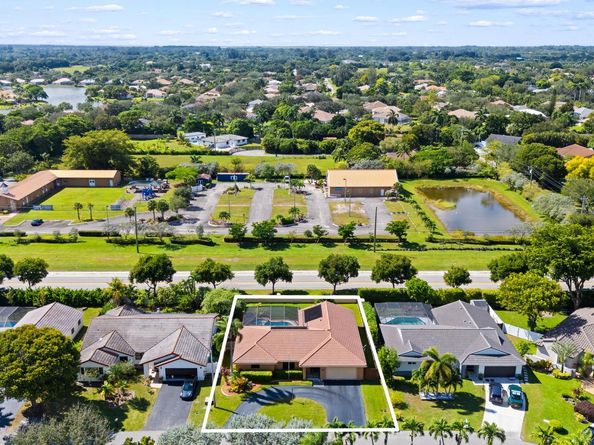 6221 Sedgewyck Cir W, Davie FL 33331