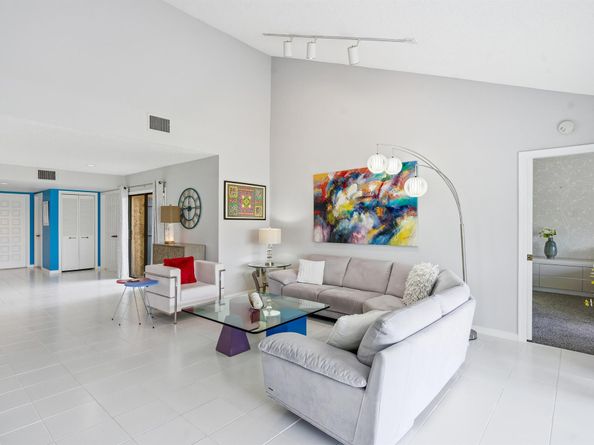 5598 Kiowa Circle, Boynton Beach FL 33437