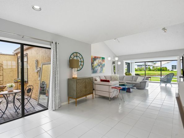 5598 Kiowa Circle, Boynton Beach FL 33437