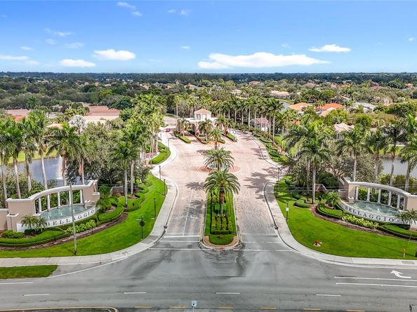 9499 Caserta St, Lake Worth FL 33467