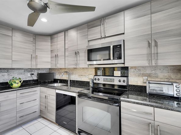 7951 Eastlake Dr D, Boca Raton FL 33433