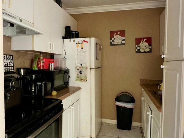 4810 NW 11th Pl, Lauderhill FL 33313