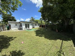 4810 NW 11th Pl, Lauderhill FL 33313