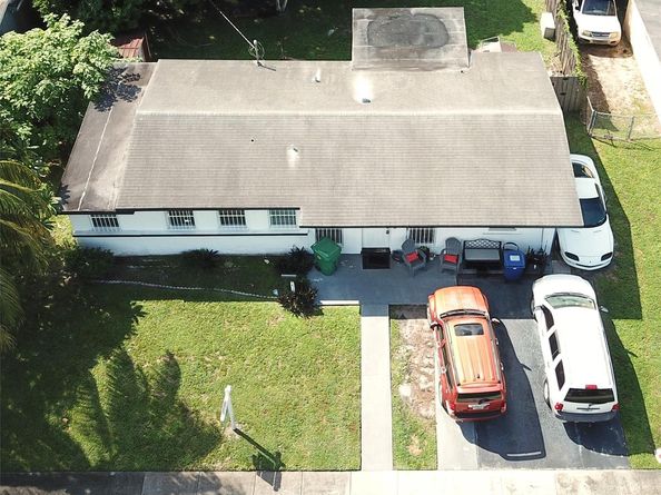 4810 NW 11th Pl, Lauderhill FL 33313