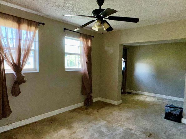4810 NW 11th Pl, Lauderhill FL 33313