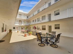2010 Fillmore St 202, Hollywood FL 33020