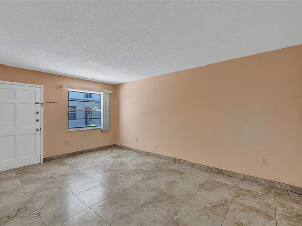 2010 Fillmore St 202, Hollywood FL 33020