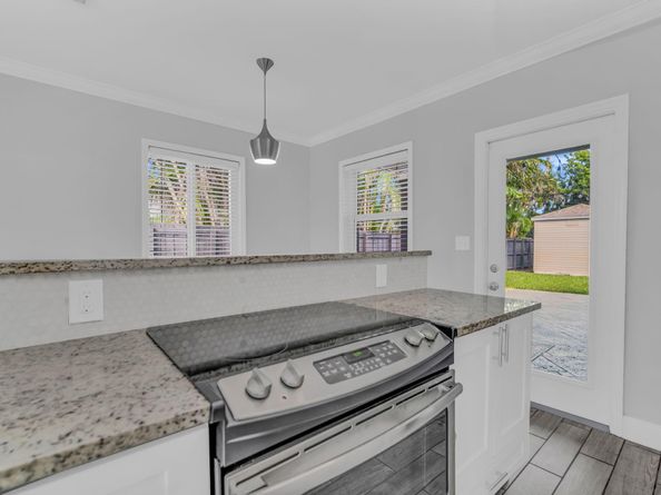 915 N 31st Rd, Hollywood FL 33021