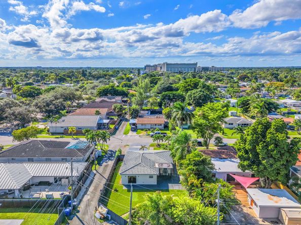 915 N 31st Rd, Hollywood FL 33021